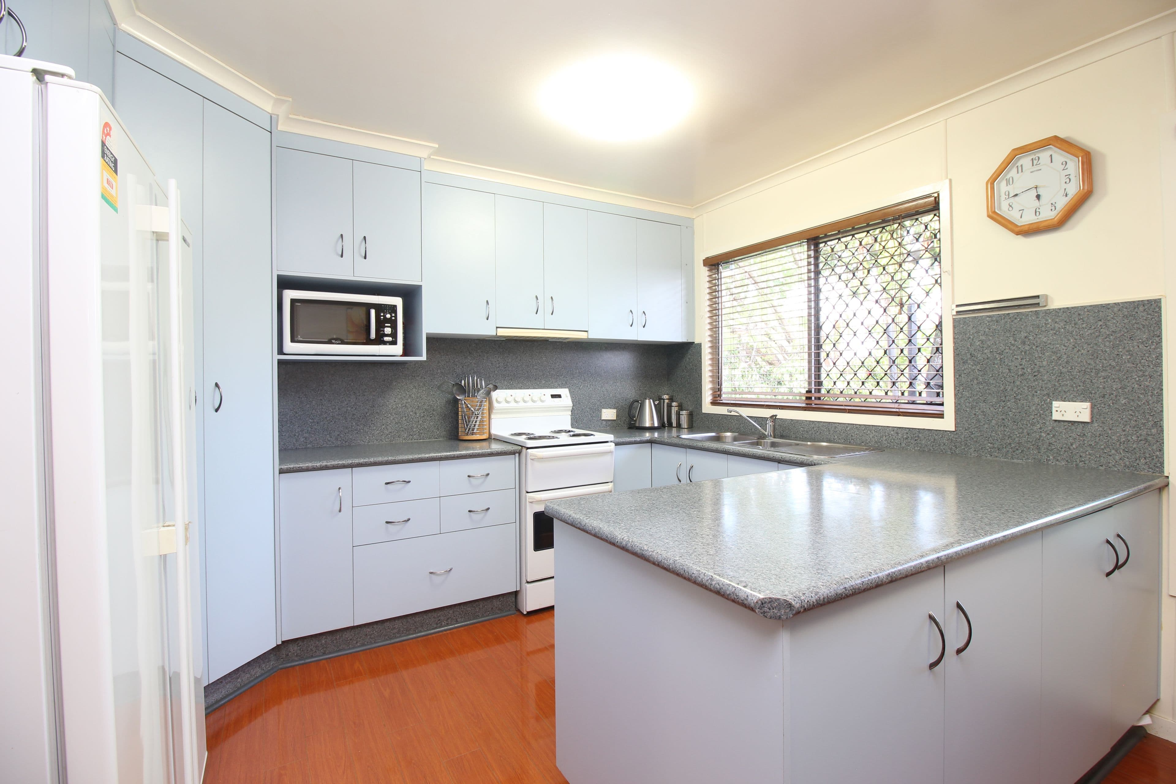 8 Green Grove, Emerald QLD 4720, Emerald - Thumbnail 4