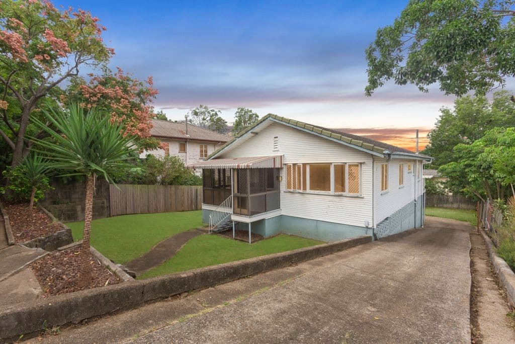 377 Webster Road, Stafford Heights QLD 4053, Stafford Heights - Thumbnail 2