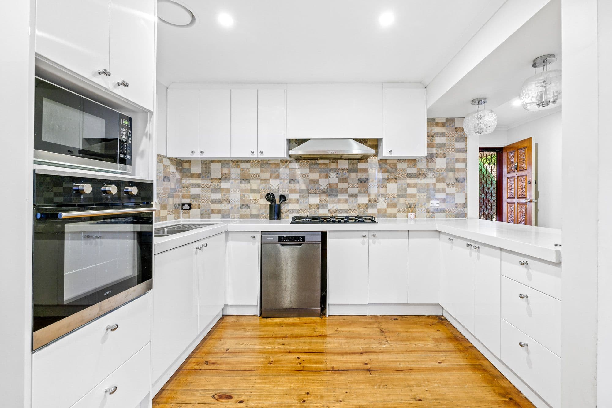 60 Russell Street, Werribee VIC 3030, Werribee - Thumbnail 2