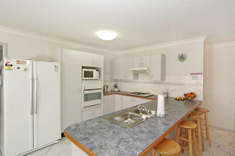 19 Kathleen Court, BERKELEY VALE NSW 2261, Berkeley Vale - Thumbnail 3