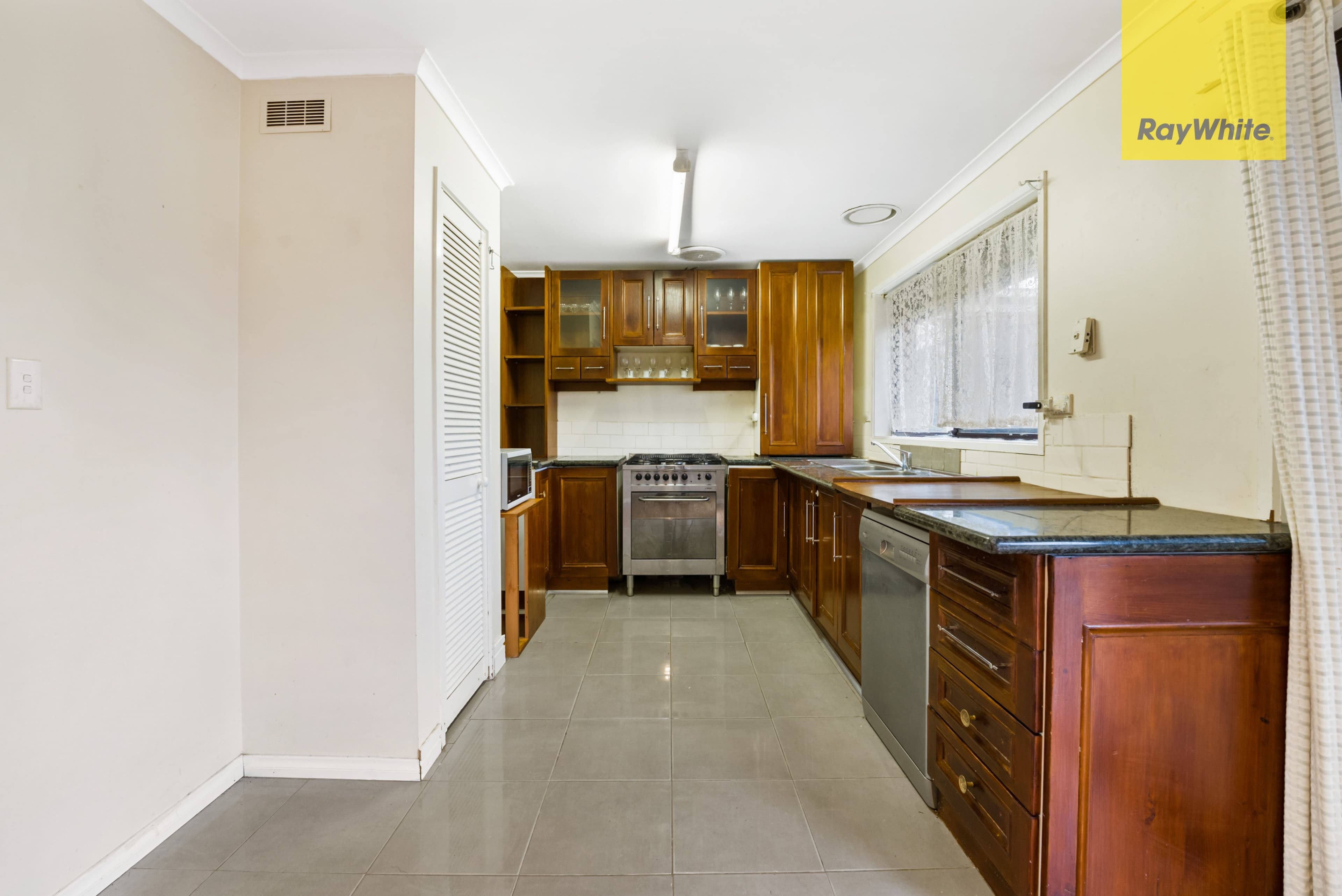 30 Barries Road, Melton VIC 3337, Melton - Thumbnail 4