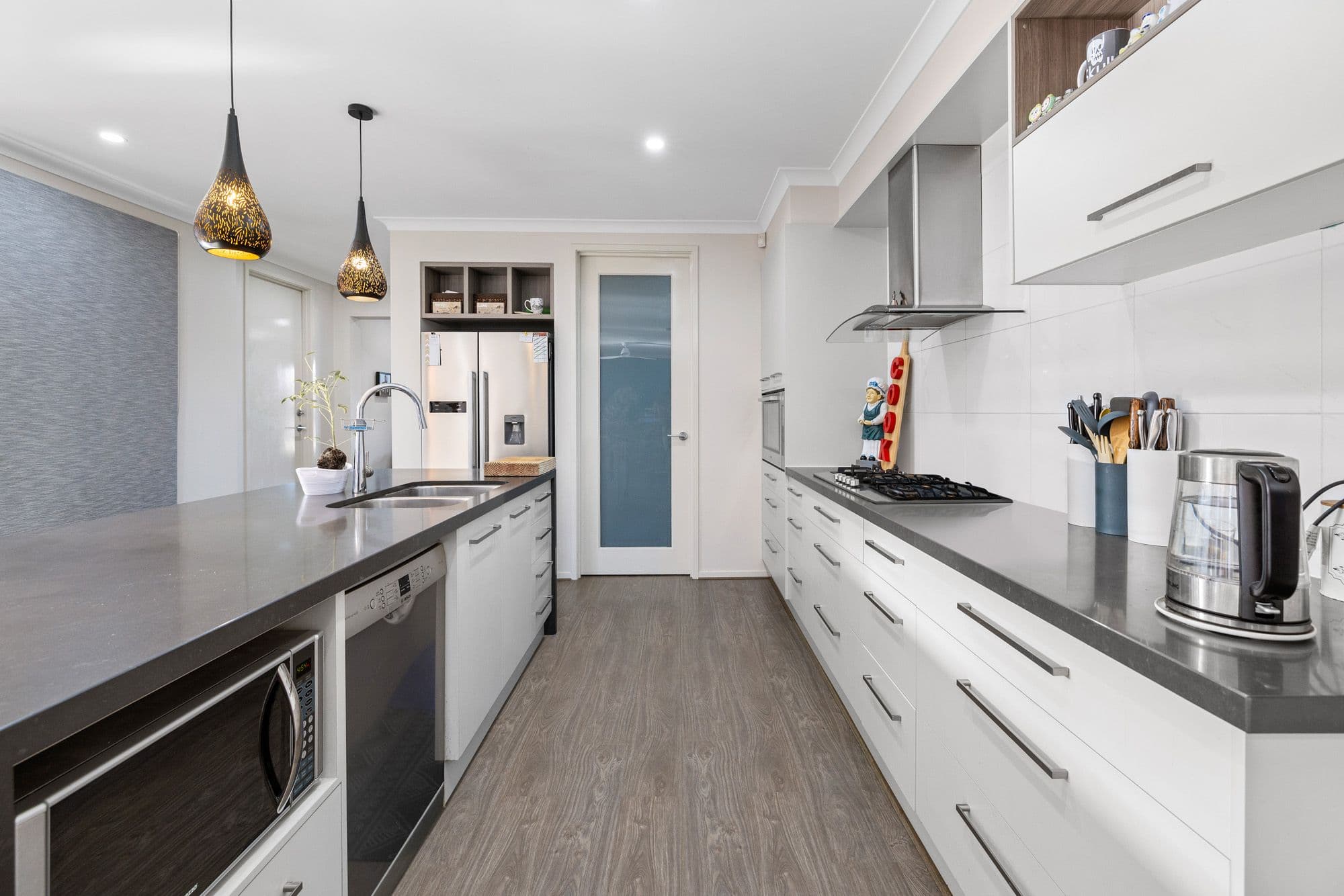 99 Holyoake Parade, MANOR LAKES VIC 3024, Manor Lakes - Thumbnail 2