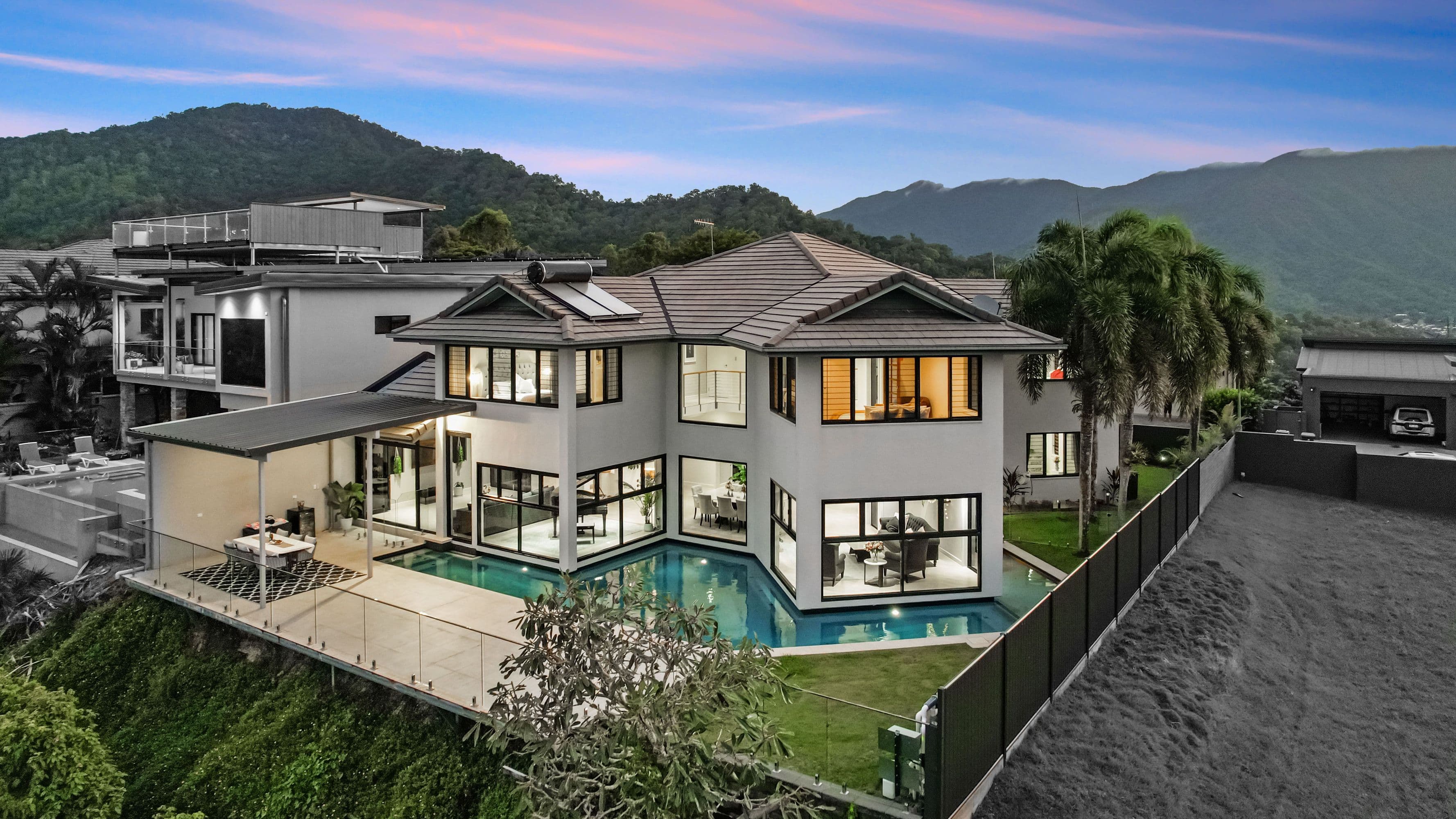 8 The Peak Road, Brinsmead - Thumbnail 2