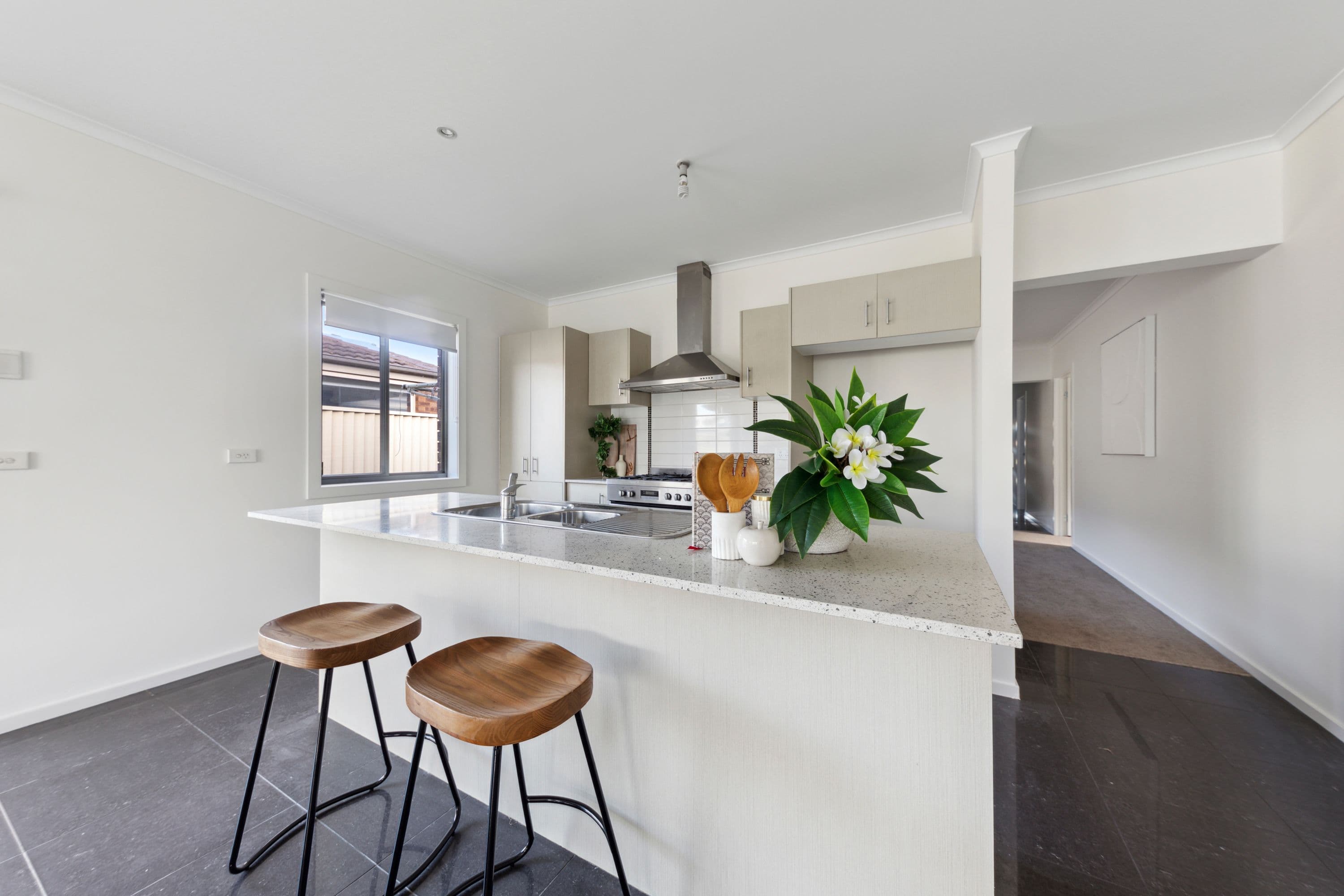 4 Azure Court, Pakenham VIC 3810, Pakenham - Thumbnail 3