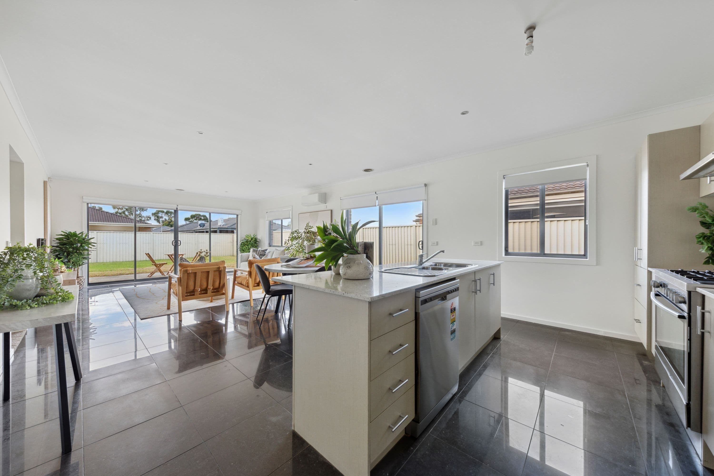 4 Azure Court, Pakenham VIC 3810, Pakenham - Thumbnail 4