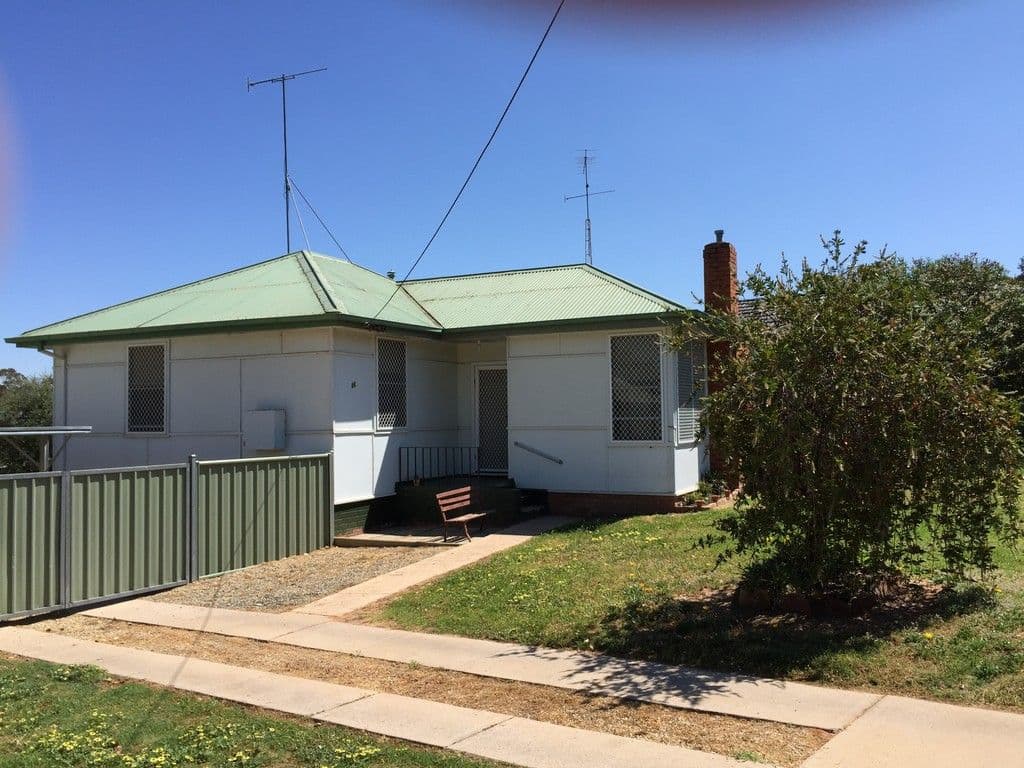 44 Frederica Street, Narrandera - Thumbnail 2