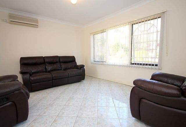 3 Barlow Place, GEORGES HALL NSW 2198, Georges Hall - Thumbnail 4