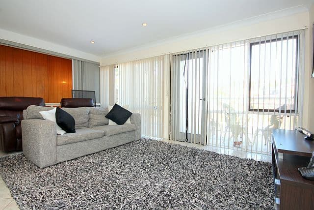 3 Barlow Place, GEORGES HALL NSW 2198, Georges Hall - Thumbnail 5