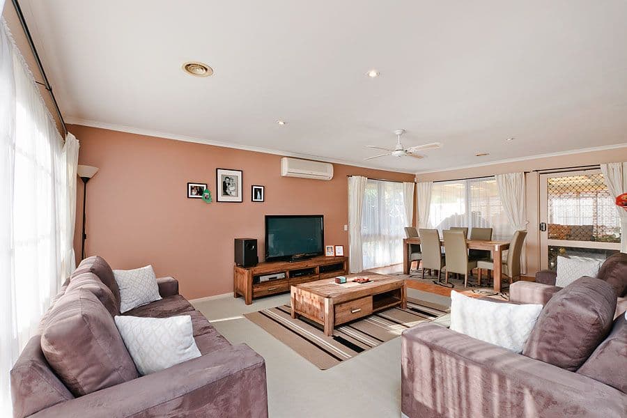 17 Axminster Drive, CRAIGIEBURN VIC 3064, Craigieburn - Thumbnail 3