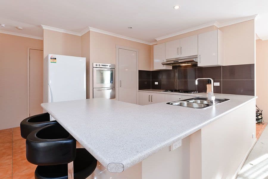 17 Axminster Drive, CRAIGIEBURN VIC 3064, Craigieburn - Thumbnail 4