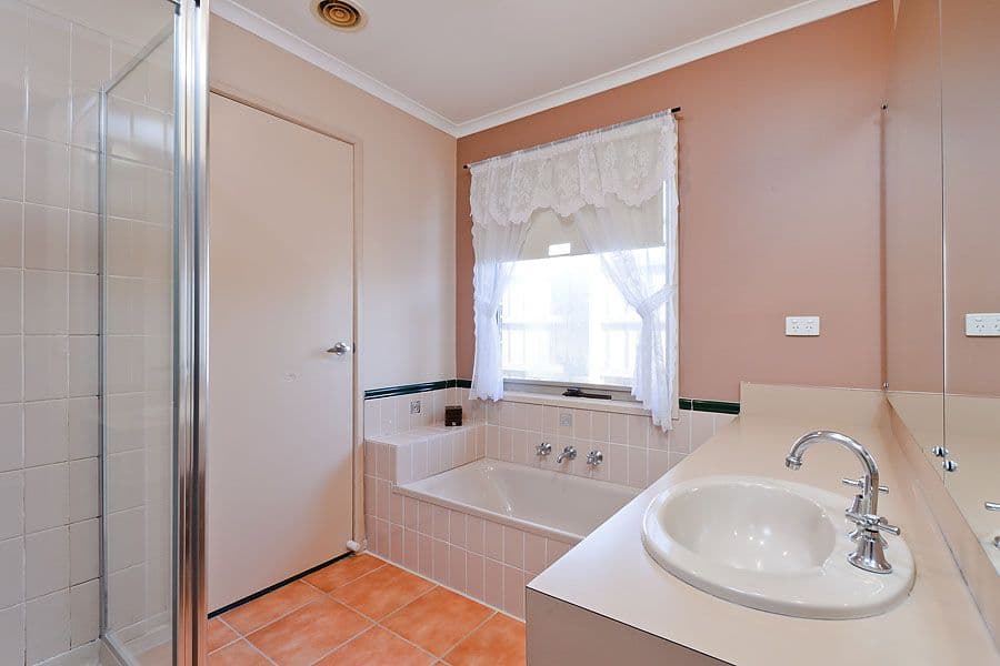 17 Axminster Drive, CRAIGIEBURN VIC 3064, Craigieburn - Thumbnail 6