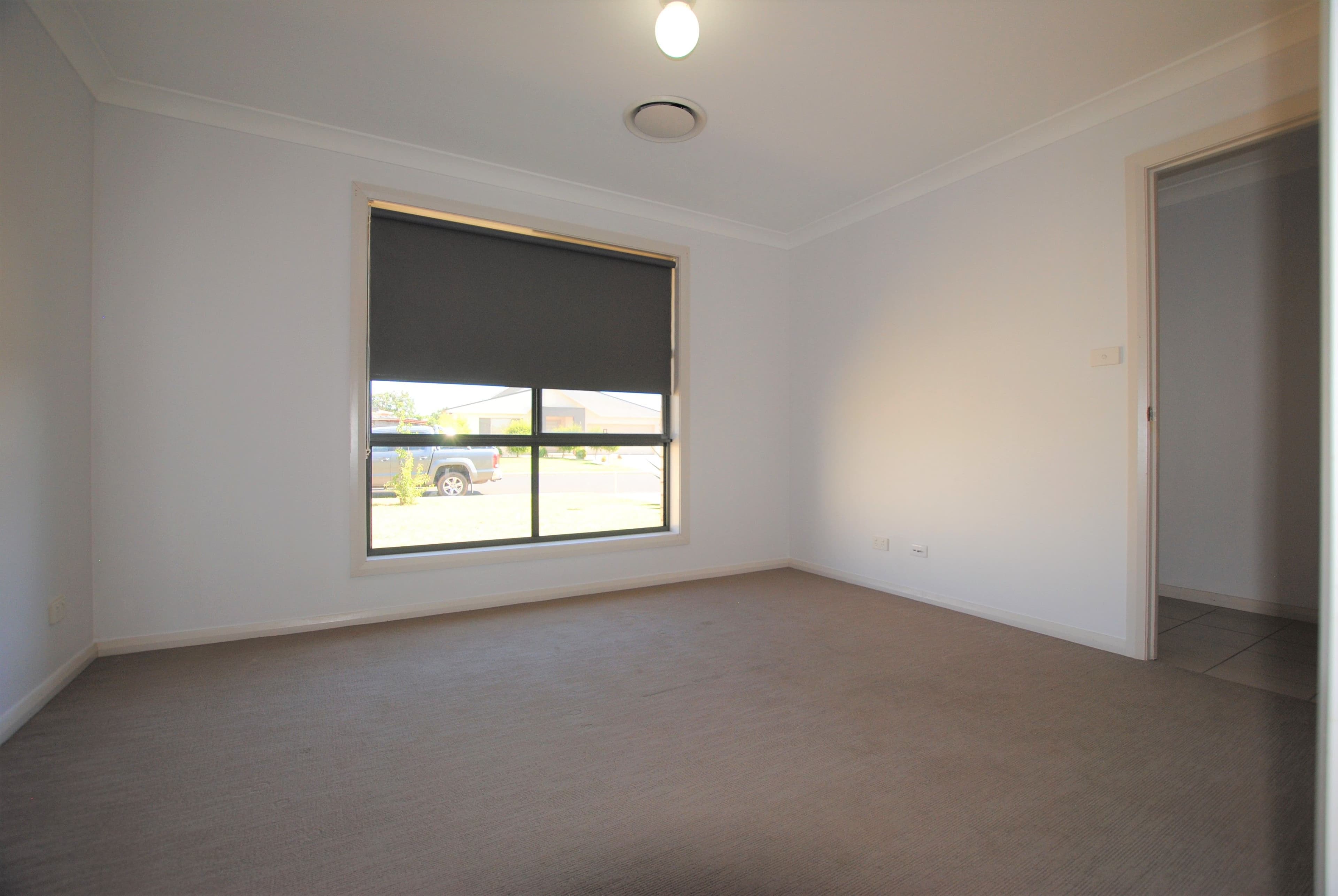 42 Brooks Street, Griffith - Thumbnail 4