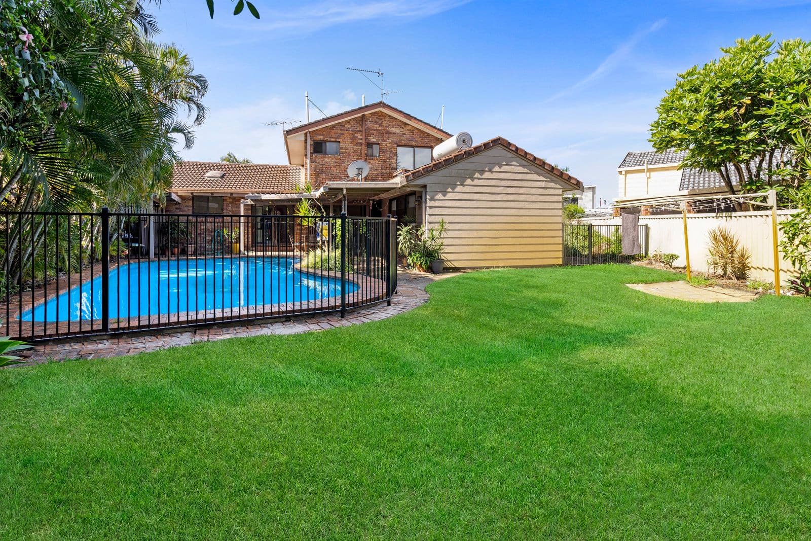 18 Dogwood Drive, Palm Beach QLD 4221, Palm Beach - Thumbnail 2