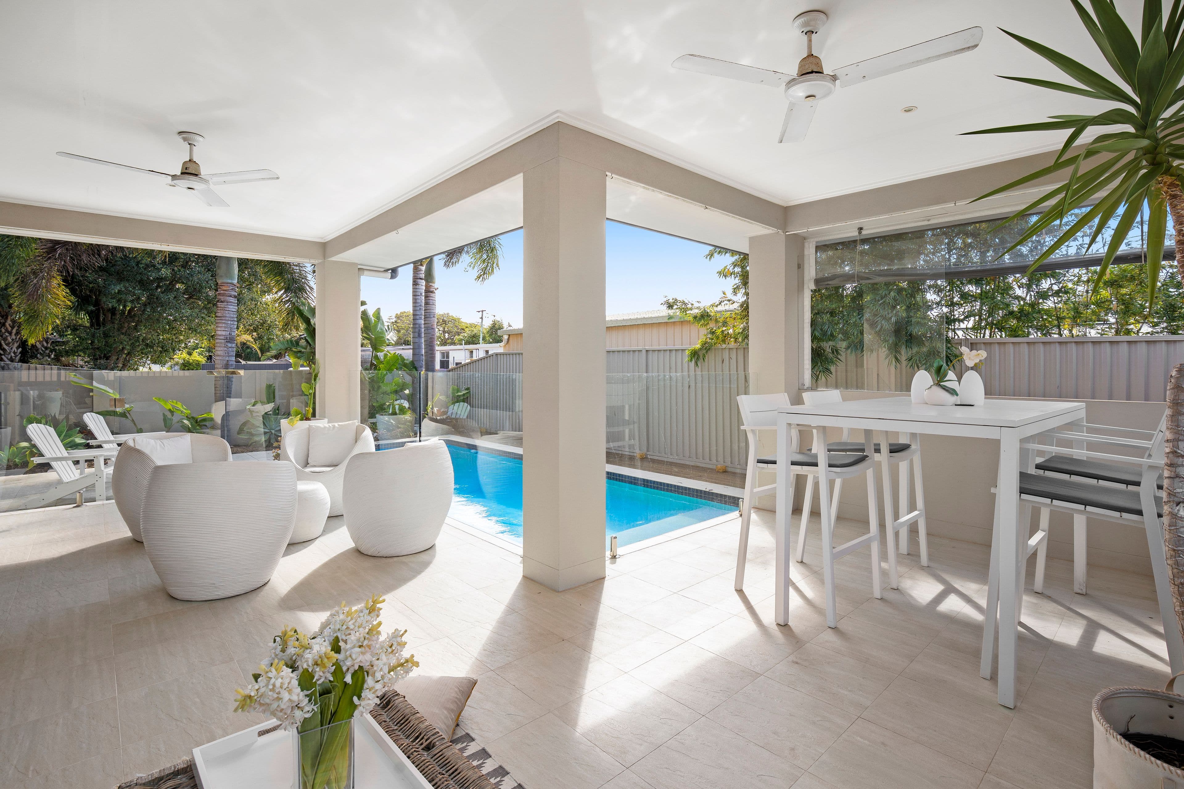 6 Ilkinia Avenue, Broadbeach Waters QLD 4218, Broadbeach Waters - Image 1