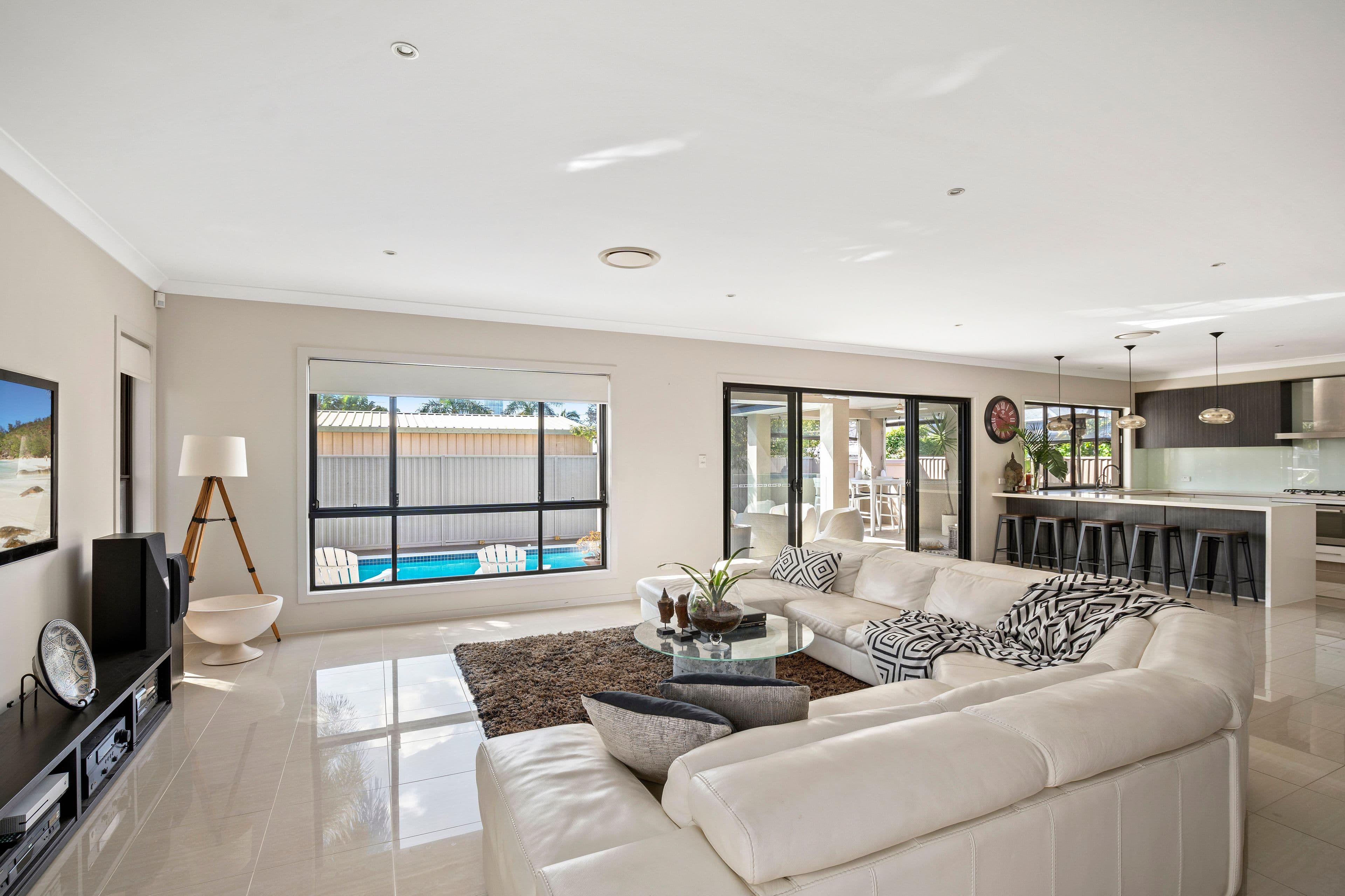 6 Ilkinia Avenue, Broadbeach Waters QLD 4218, Broadbeach Waters - Thumbnail 8