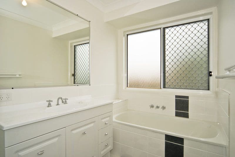 8 Monivae Circuit, EAGLEBY QLD 4207, Eagleby - Thumbnail 5