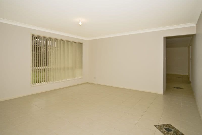 8 Monivae Circuit, EAGLEBY QLD 4207, Eagleby - Thumbnail 6