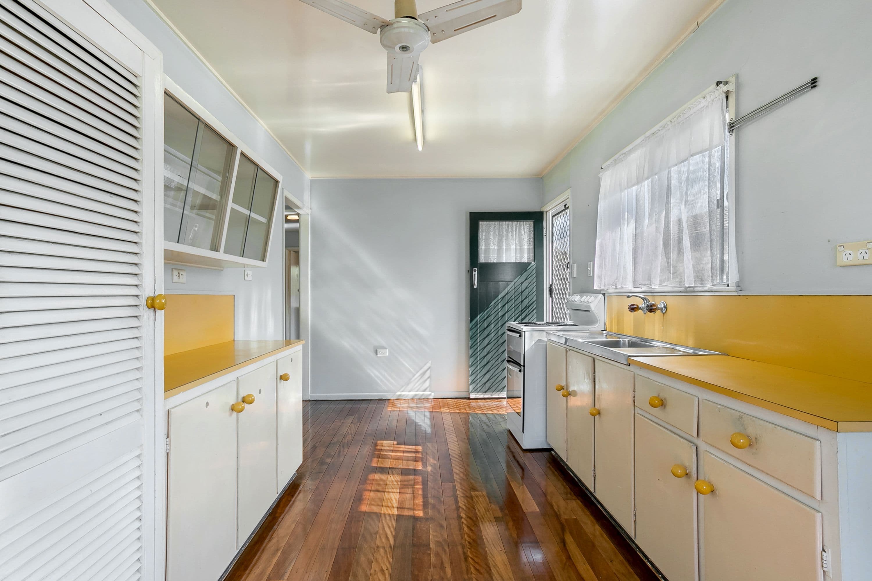 10 Connors Street, Graceville QLD 4075, Graceville - Thumbnail 3