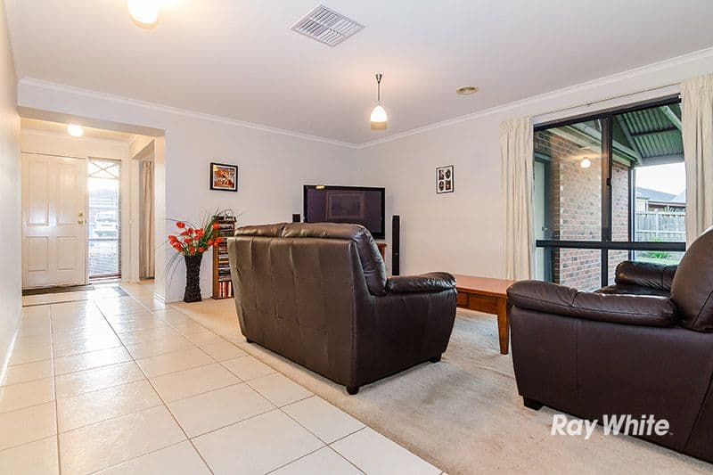 6 Bracken Place, Lyndhurst VIC 3975, Lyndhurst - Thumbnail 2