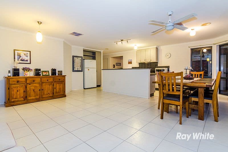 6 Bracken Place, Lyndhurst VIC 3975, Lyndhurst - Thumbnail 3