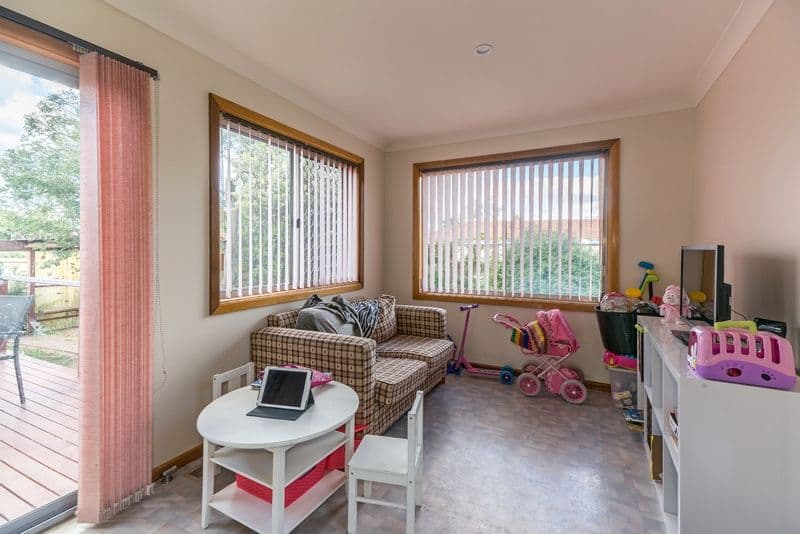 8 Morobe Place, Orange - Thumbnail 4