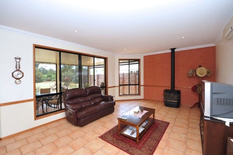 10 Powell Court, HIGHFIELDS QLD 4352, Highfields - Thumbnail 4