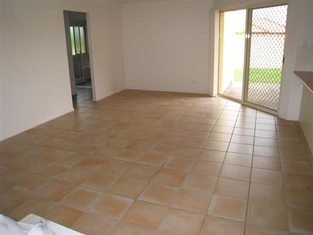 20 Calcetto Place, ARUNDEL QLD 4214, Arundel - Thumbnail 3