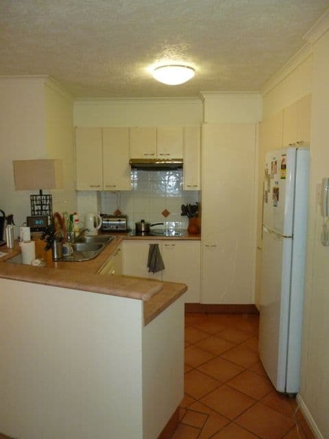 2 Brake Street, BURLEIGH HEADS QLD 4220, Burleigh Heads - Thumbnail 6
