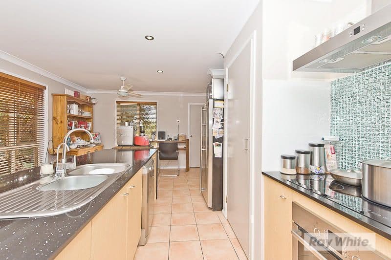 27A Hayward Avenue, CASHMERE QLD 4500, Cashmere - Thumbnail 2