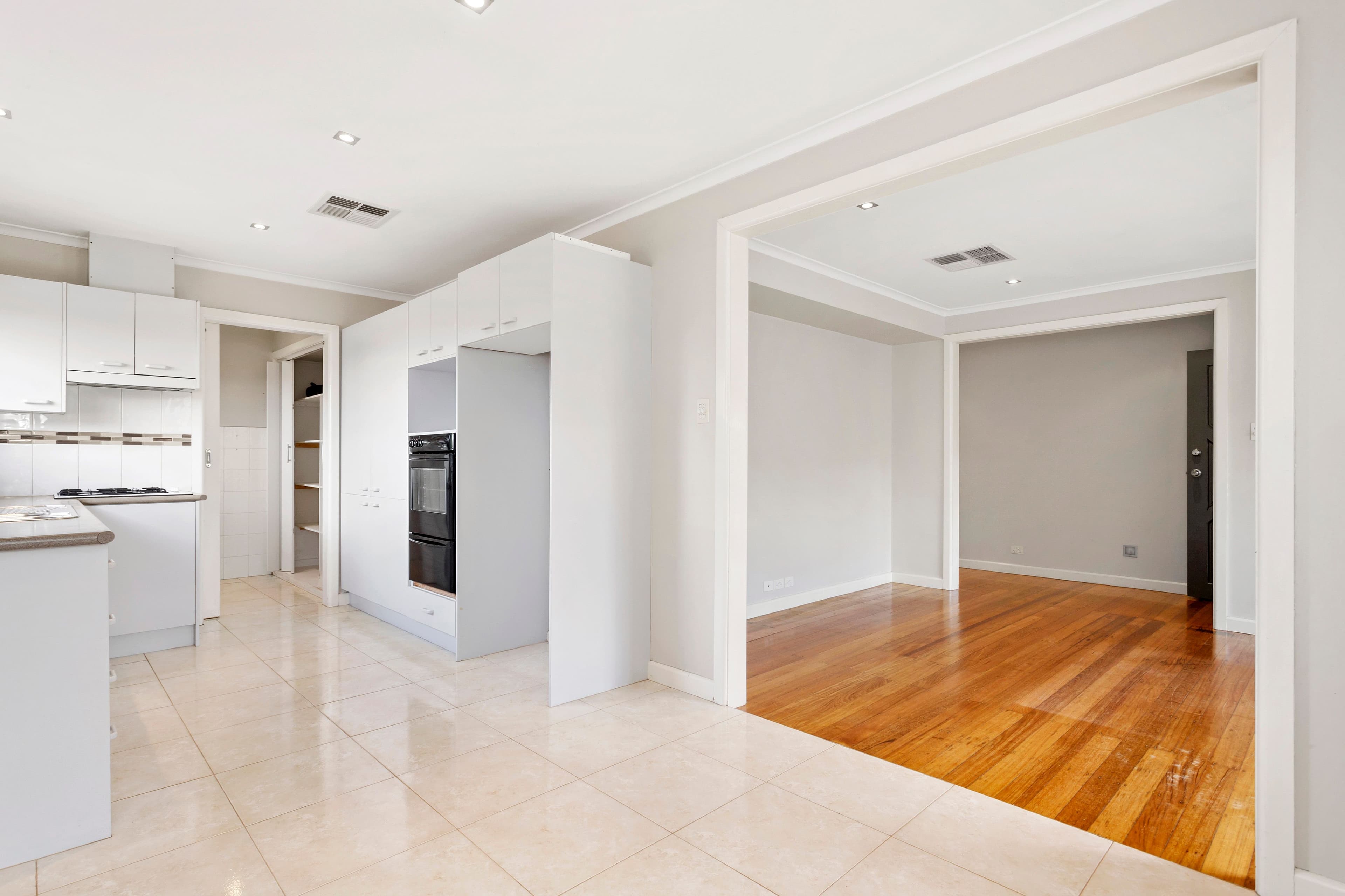 19 Dallas Drive, Lalor VIC 3075, Lalor - Thumbnail 3