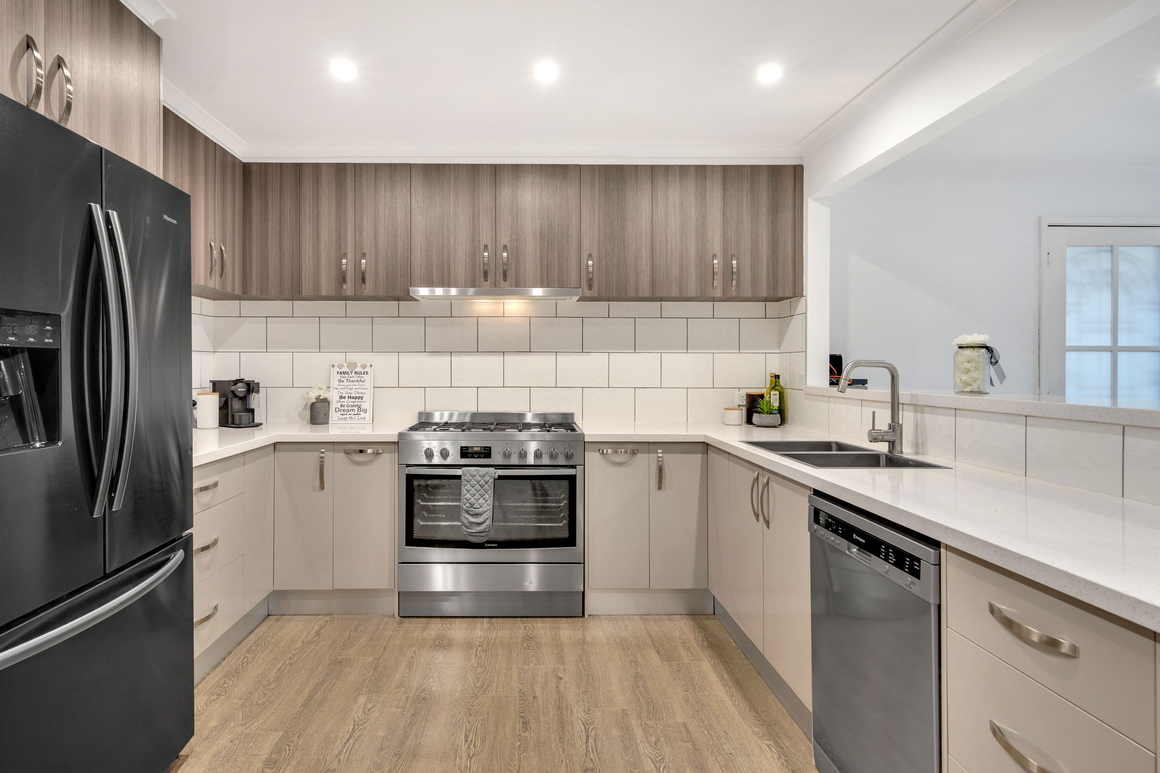 16 Manningtree Parade, Craigieburn VIC 3064, Craigieburn - Thumbnail 4