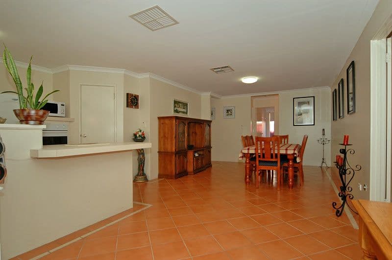 12  Ranthus Avenue, BEECHBORO WA 6063, Beechboro - Thumbnail 5
