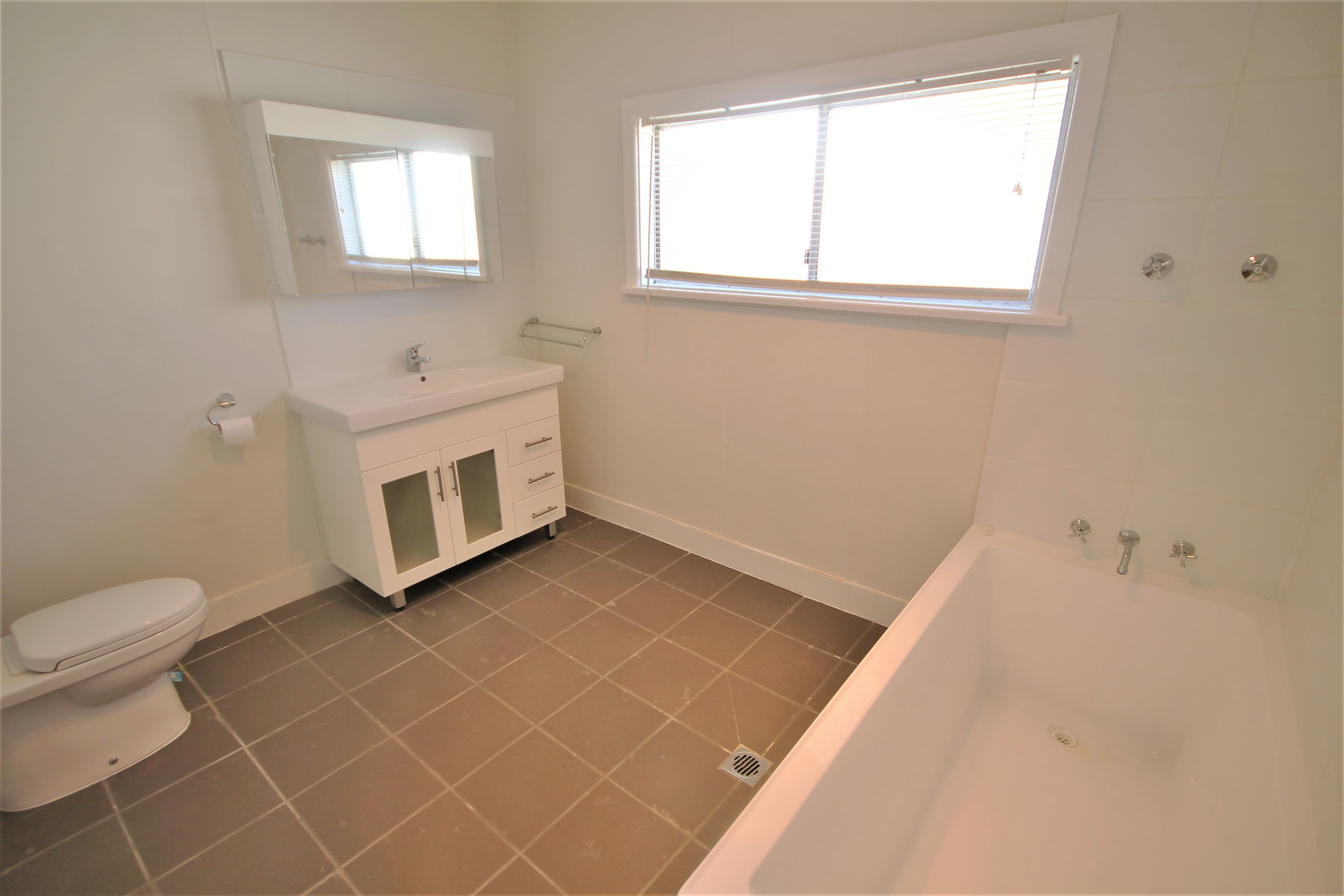 81 Edwards Street, Young - Thumbnail 4