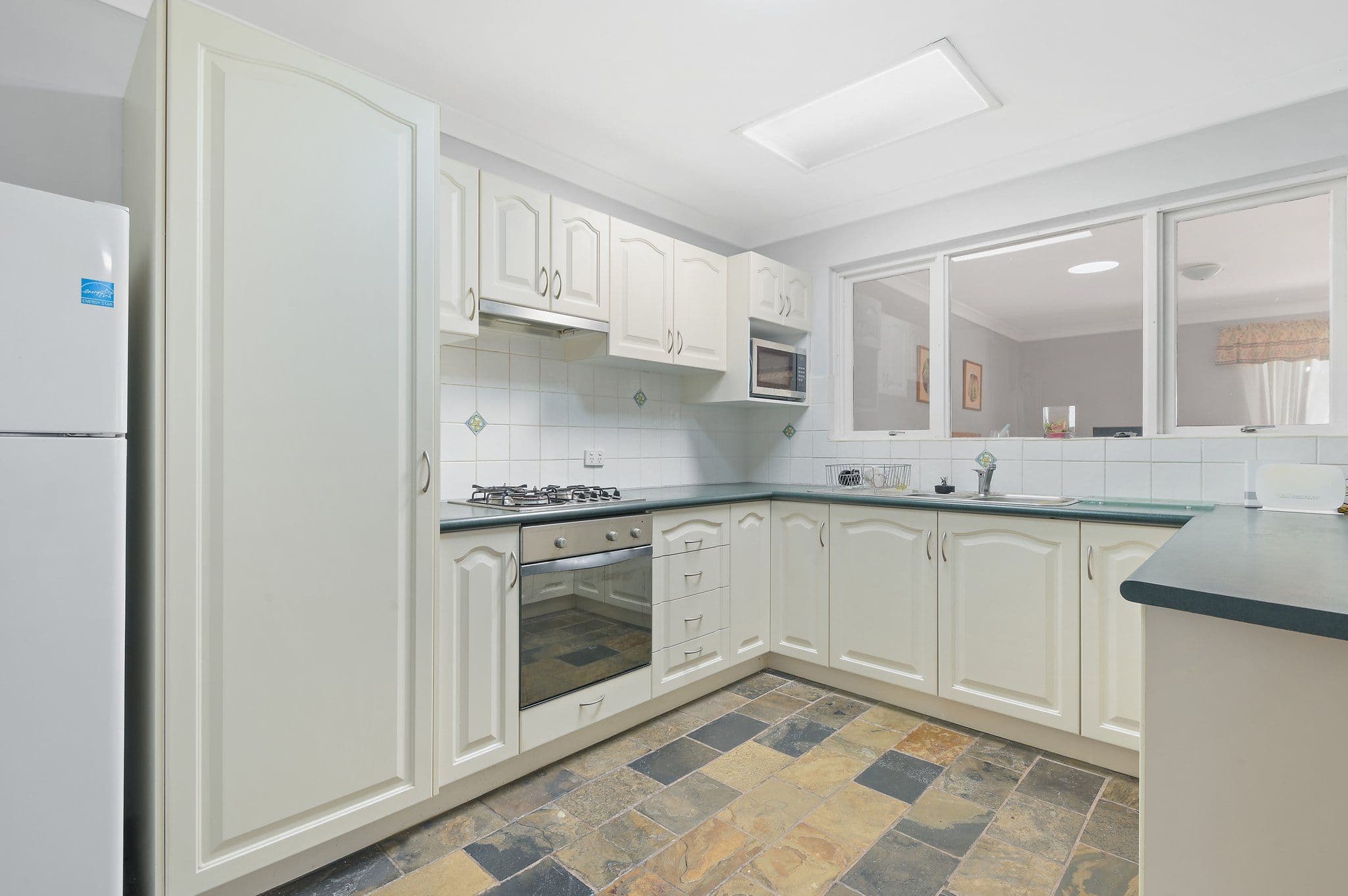52 Glyndebourne Avenue, Thornlie WA 6108, Thornlie - Thumbnail 5