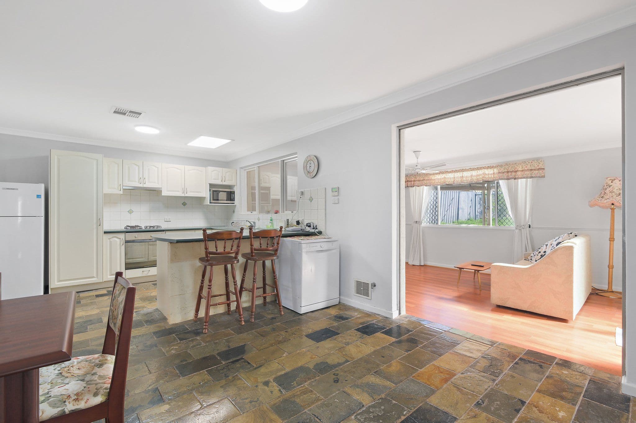 52 Glyndebourne Avenue, Thornlie WA 6108, Thornlie - Thumbnail 6