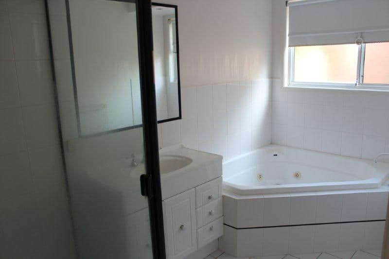 12 Warrick Place, LISMORE HEIGHTS NSW 2480, Lismore Heights - Thumbnail 4