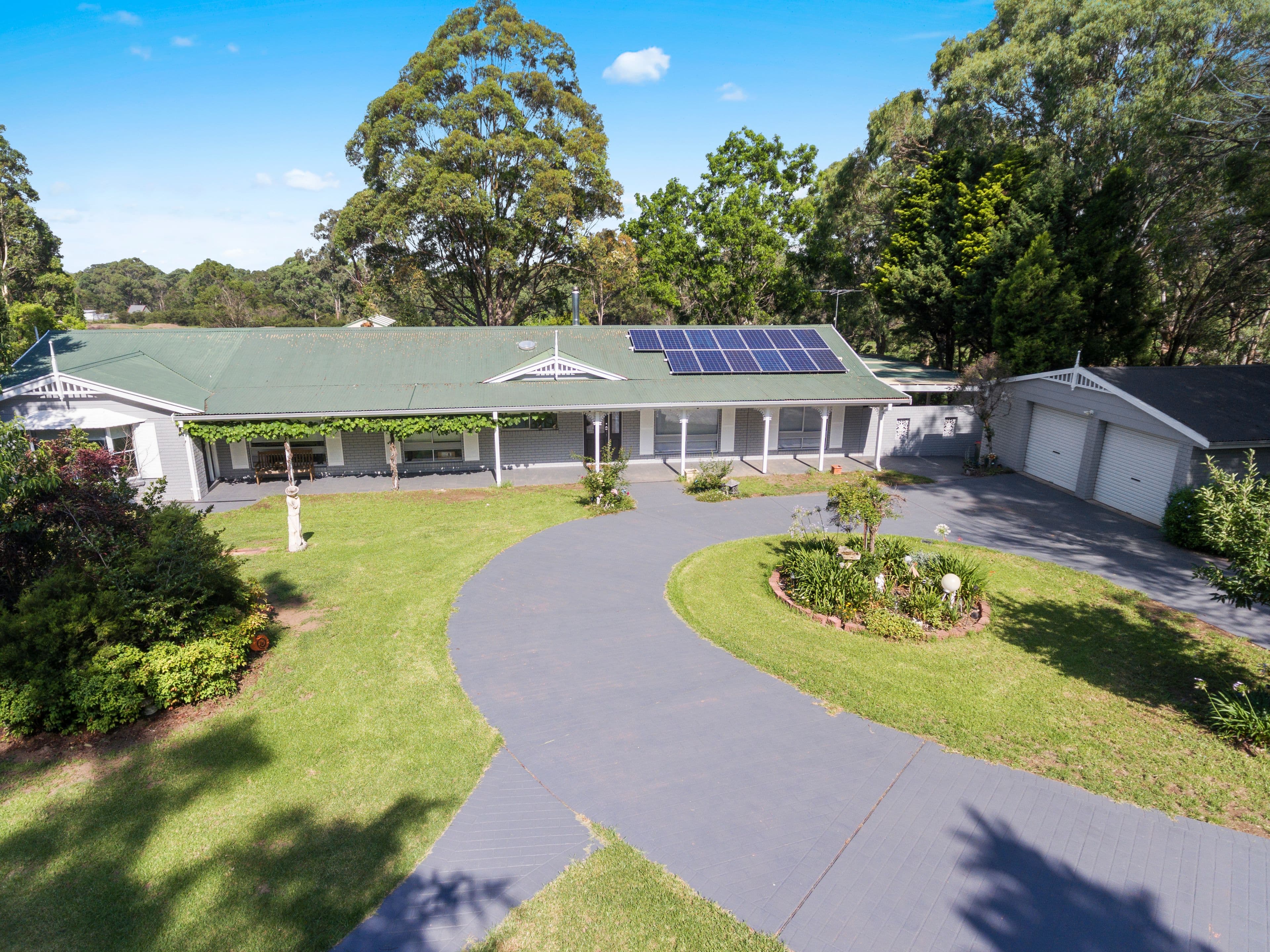21 Binalong Road, Belimbla Park - Image 1