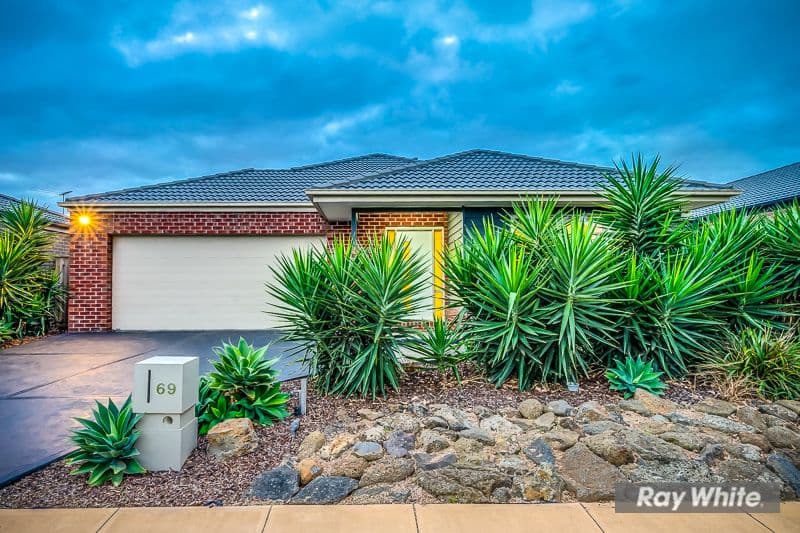 69 Moorhen Boulevard, Williams Landing VIC 3027, Williams Landing - Thumbnail 2
