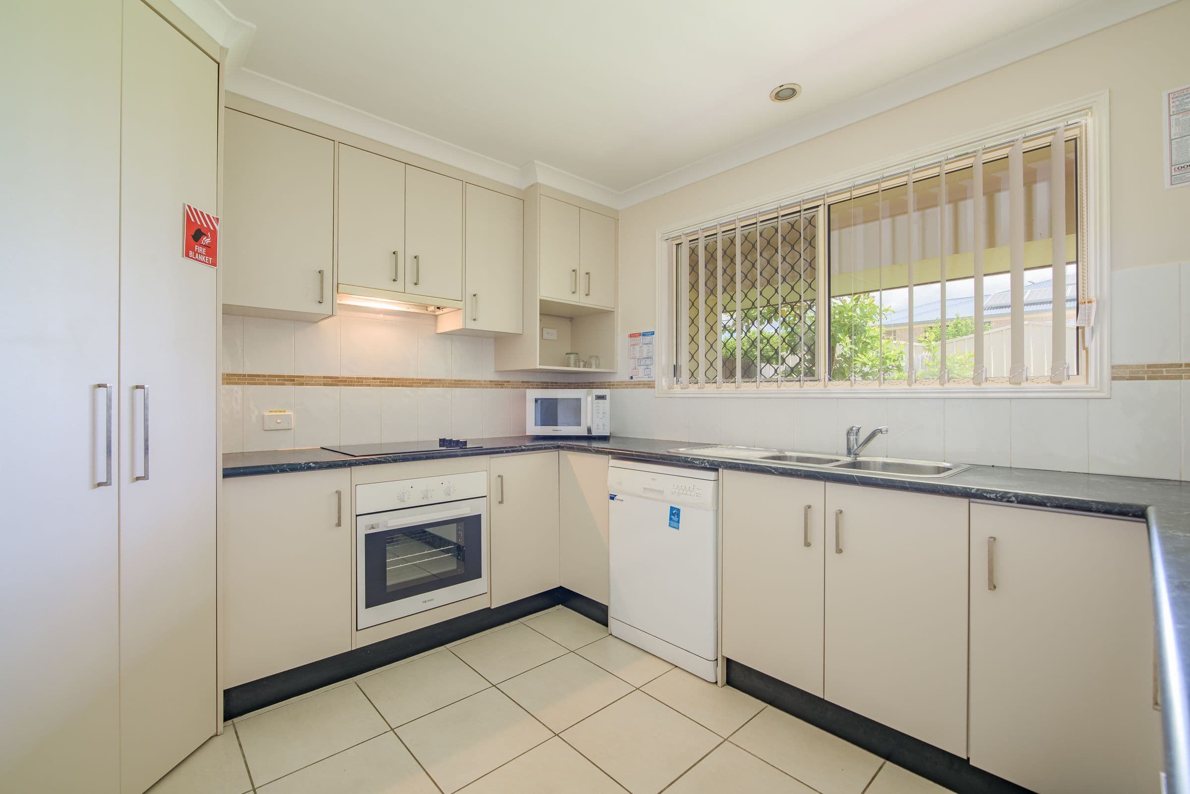 40 Cavella Drive, Glen Eden QLD 4680, Glen Eden - Thumbnail 3