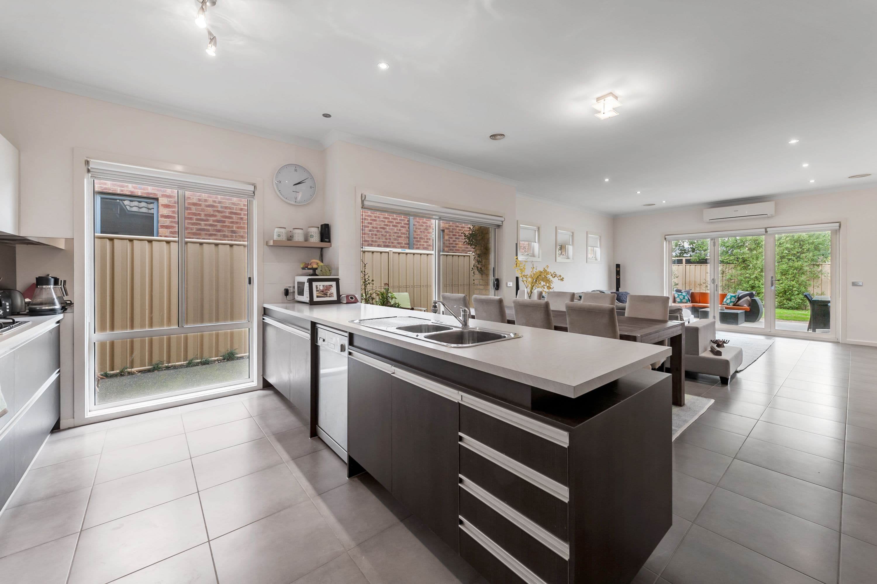 27 Gardenia Way, Caroline Springs VIC 3023, Caroline Springs - Thumbnail 5