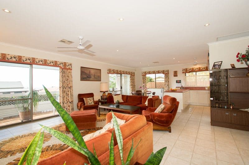 27 Von Nida Crescent, Rosanna, Rosanna - Thumbnail 3