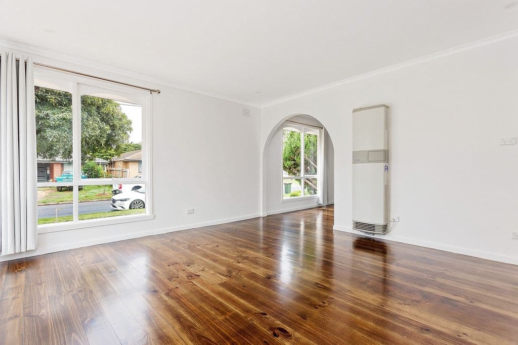 10 Iluka Drive, Werribee VIC 3030, Werribee - Thumbnail 2