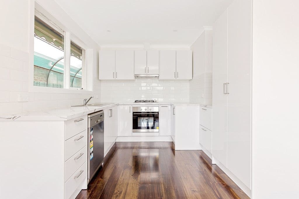 10 Iluka Drive, Werribee VIC 3030, Werribee - Thumbnail 3