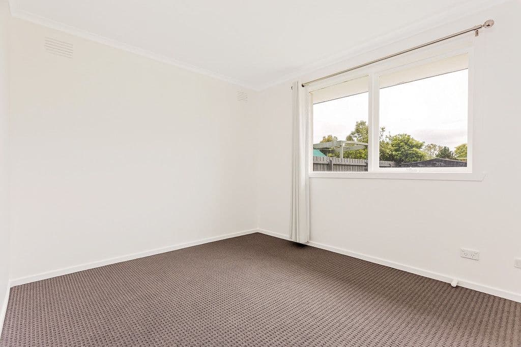 10 Iluka Drive, Werribee VIC 3030, Werribee - Thumbnail 5