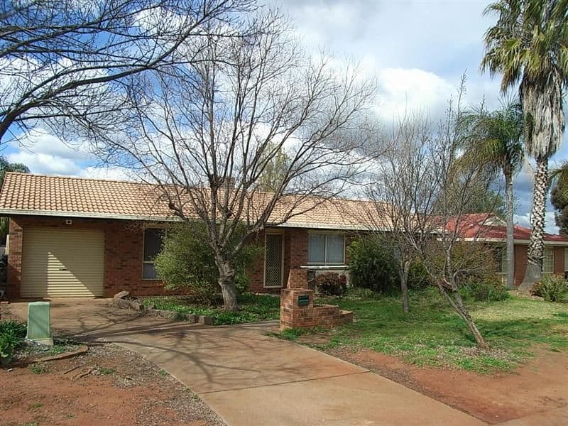 72  Sturt Circle, DUBBO NSW 2830, Dubbo - Image 1