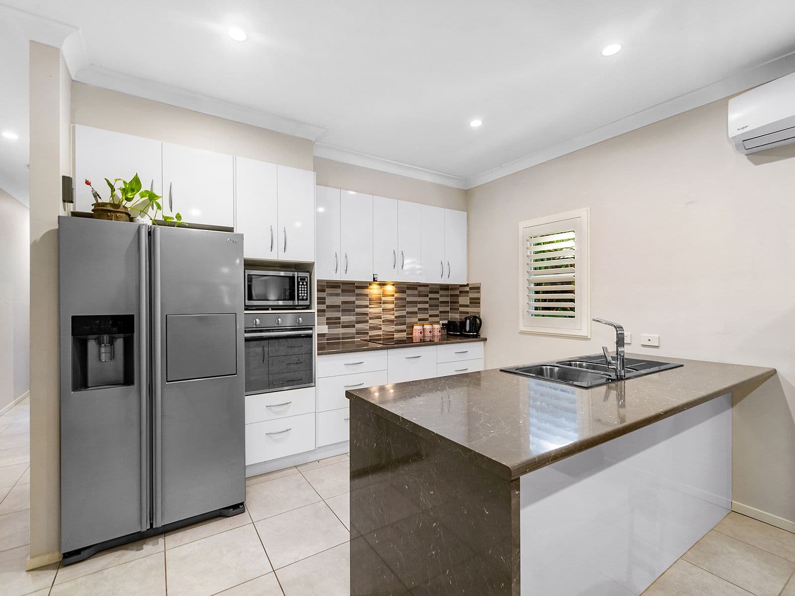 9 Hawthorne Road, Hawthorne QLD 4171, Hawthorne - Thumbnail 2