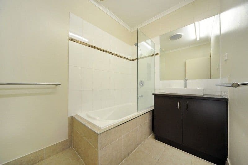 33 Macarthur Drive, CANNONVALE QLD 4802, Cannonvale - Thumbnail 7