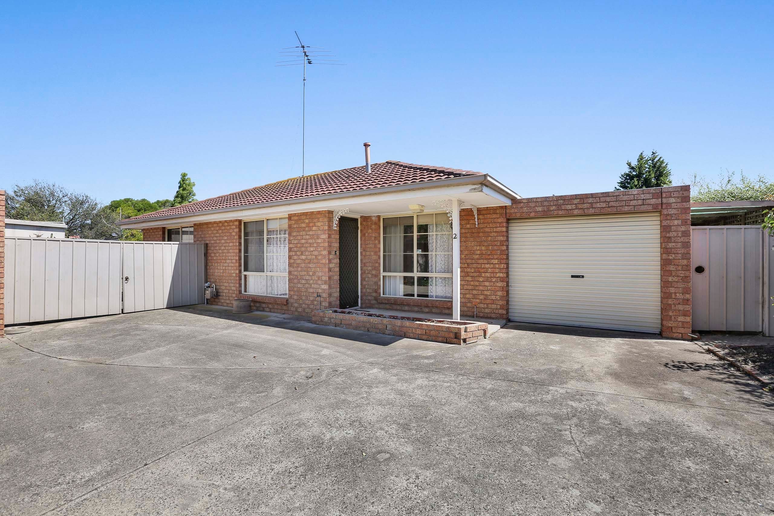 6 Harvard Court, Whittington VIC 3219, Whittington - Image 1