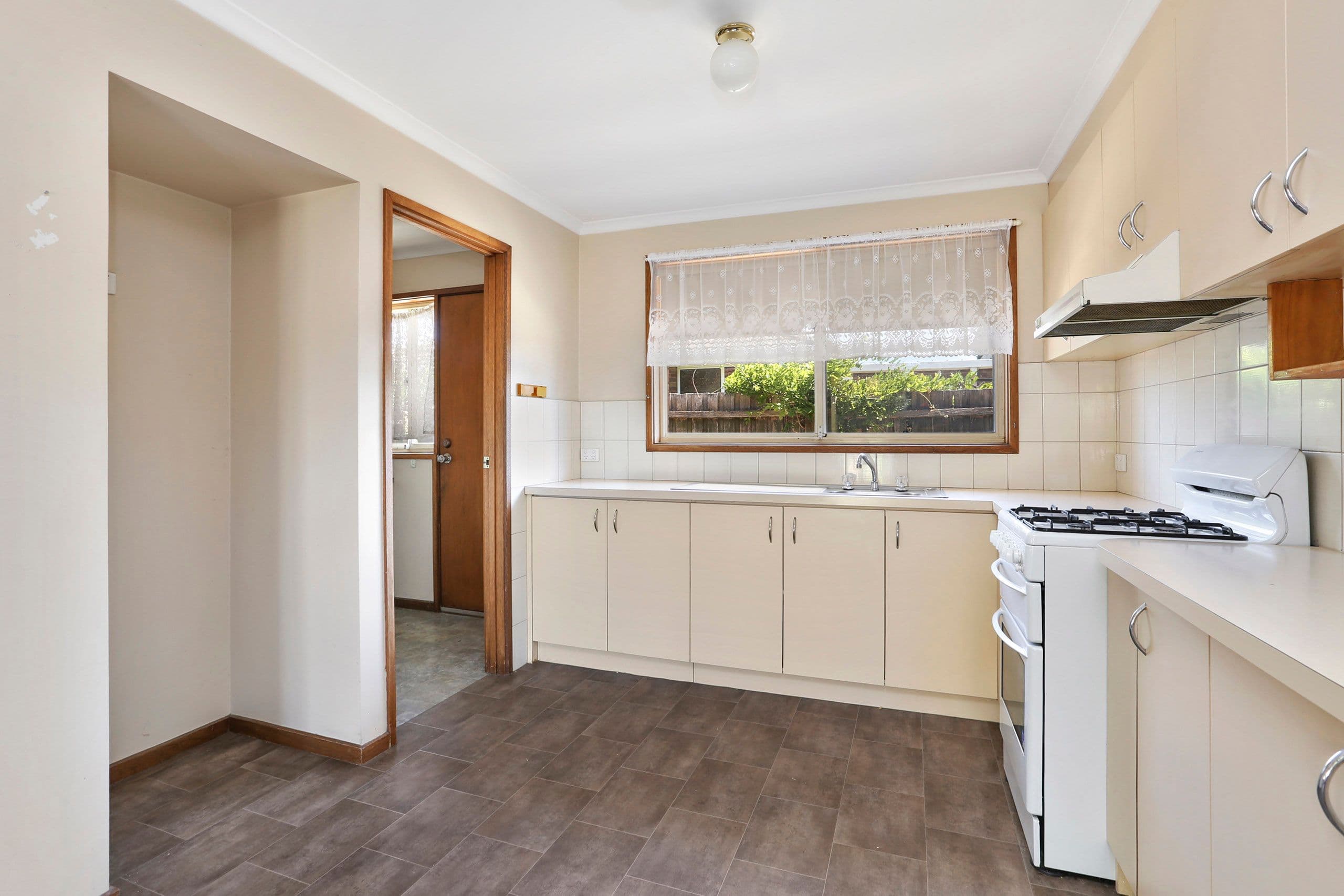 6 Harvard Court, Whittington VIC 3219, Whittington - Thumbnail 3