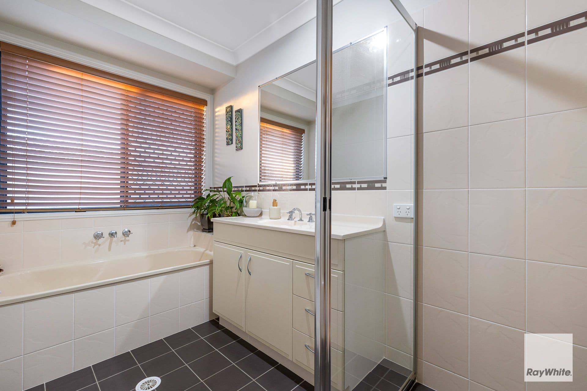 16 Fiddlewood Street, Victoria Point QLD 4165, Victoria Point - Thumbnail 8